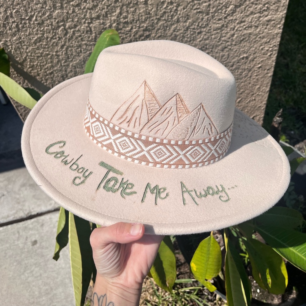 Hand burned western themed hat! 🌵